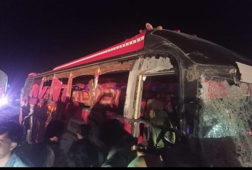 بلوچستان کے علاقے قلعہ سیف اللہ ،نسئ میں ڈائیو بس اور ٹرک کے درمیان خوفناک ٹریفک حادثہ ہلاکتوں کا خدشہ ،کئی افراد زخمی اسپتال منتقل کیا جارہا ہے۔ لیویز زرائع